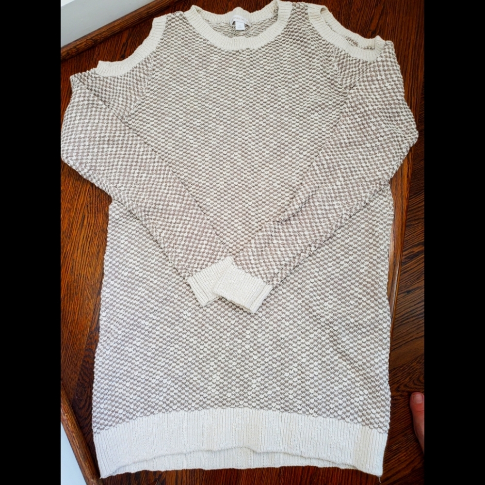 Cold‎ shoulder Metallic glittery sweater Size XL